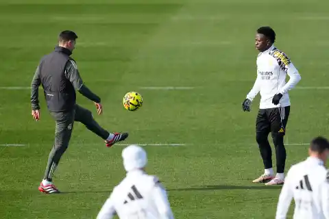 Imagen 1 de Xabi Alonso: “A pesar de todo lo que suene, somos muy sólidos desde dentro”