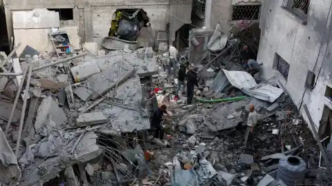 Imagen 1 de Ninguna guerra contra la poesía