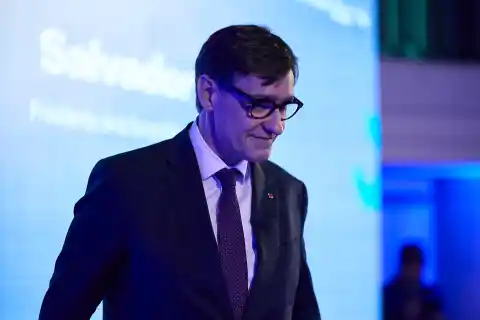 Imagen 1 de Salvador Illa inicia su gira en México visitando la delegación del Govern y al Orfeò Catala