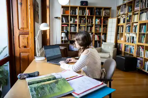 Imagen 1 de Los alumnos se lanzan a usar la IA para estudiar: “Crece sin control, como pasó con las redes sociales”
