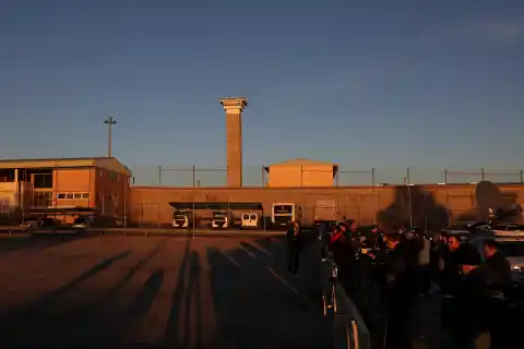 Imagen 1 de Ábalos, del despacho en el Congreso a una celda de 10 metros cuadrados