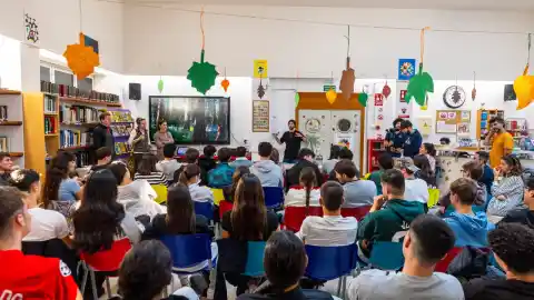 Imagen 1 de Las estrellas del '3 Días Trail Ibiza' inspiran a los jóvenes de la isla a alcanzar sus sueños: "Rendirse siempre es lo más fácil"