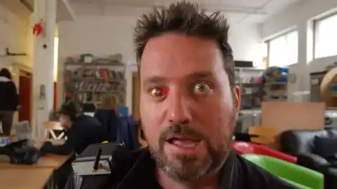 Imagen 1 de La increíble historia de Rob Spence, el director de cine con una cámara en lugar de ojo