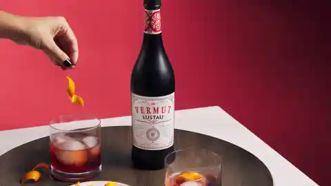 Imagen 1 de Elaborado con una combinación de dos vinos: el vermú rojo con el que brindarás estas Navidades