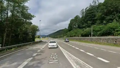 Imagen 1 de Trágico accidente de tráfico en Cantabria: tres jóvenes mueren al salirse de la carretera de madrugada