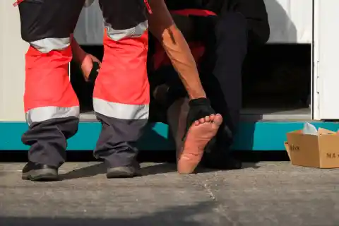 Imagen 1 de Salvamento Marítimo rescata un cayuco con cuatro fallecidos a bordo cerca de El Hierro