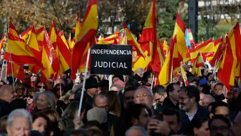 Imagen 1 de La concentración del Partido Popular contra el Gobierno de Pedro Sánchez en Madrid por los casos de corrupción, en imágenes