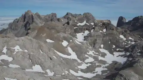 Imagen 1 de Muere el último glaciar leonés, Trasllambrión: "Se queda sin hielo por primera vez en más de 700 años"
