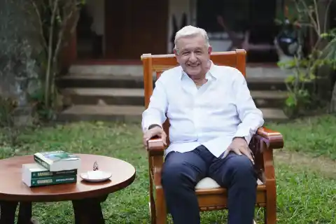 Imagen 1 de López Obrador reaparece con su nuevo libro: “Me gustaría que lo leyeran los españoles”