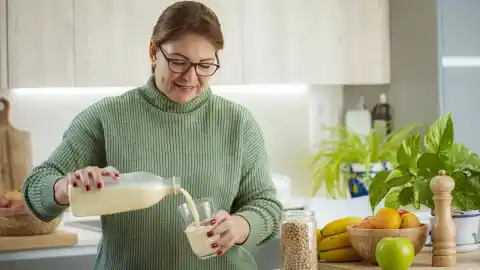 Imagen 1 de La leche y otros ocho líquidos que nunca deberías tirar por el fregadero