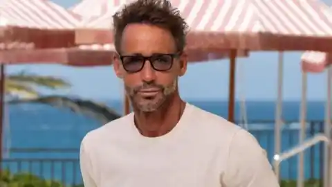 Imagen 1 de La imagen de Álvaro Muñoz Escassi en el hospital por "una hernia umbilical"