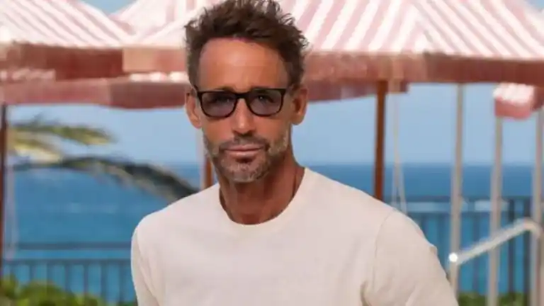 Imagen 1 de La imagen de Álvaro Muñoz Escassi en el hospital por "una hernia umbilical"