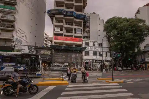 Imagen 1 de La industria argentina se desploma: cierran 28 empresas por día