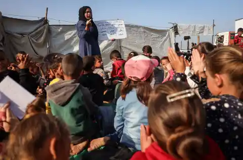 Imagen 1 de Garantizar el derecho a la educación en contextos de crisis encadenadas 