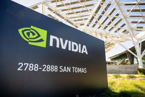 Imagen 1 de Nvidia vuelve a tirar de chequera: invierte 2.000 millones en el diseñador de software para semiconductores Synopsys