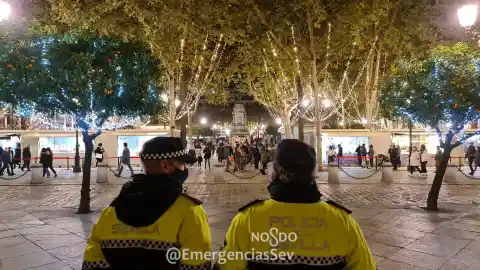 Imagen 1 de Sanz convoca un pleno el 26 de noviembre para solucionar el pago de horas extra a la Policía Local a dos días del encendido navideño