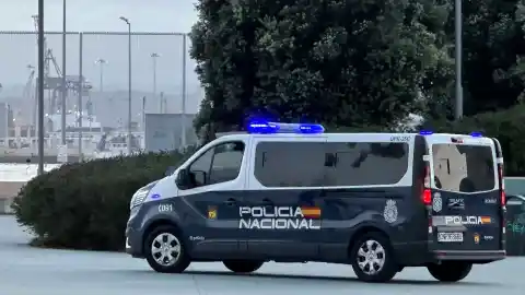 Imagen 1 de Un juzgado de Málaga decreta prisión provisional para tres hombres por violar a una chica de 18 años en un descampado en Málaga