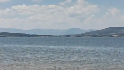 Imagen 1 de Desaparecido un piragüista en El Pantano del Ebro: el rastreo de la zona no está dando resultado