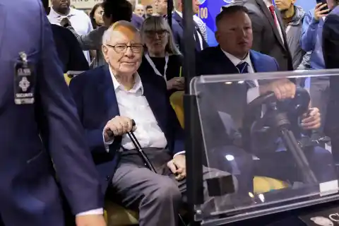 Imagen 1 de Warren Buffett se hace más rico con Google: gana 1.500 millones de dólares con el ‘rally’ de Alphabet en pocas semanas