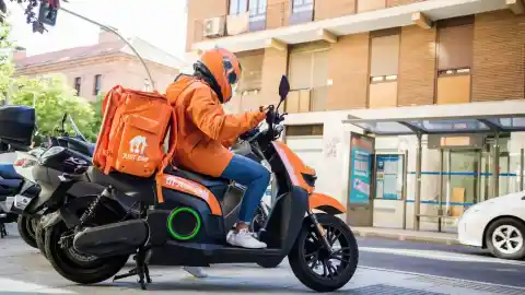 Imagen 1 de Just Eat se apoya en el delivery para evitar los números rojos en España ante el freno de pedidos