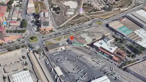 Imagen 1 de Tres detenidos de entre 18 y 19 años por una agresión sexual grupal por turnos a una joven de 18 años en un descampado en Málaga