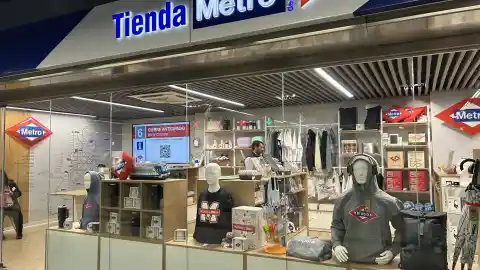 Imagen 1 de Tarteras, jerseys Navideños... los nuevos productos de Metro Madrid que saldrán a la venta