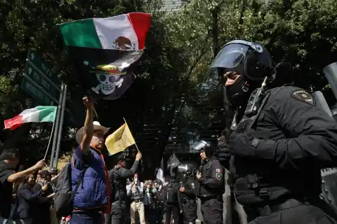 Imagen 1 de Fracasa la segunda marcha contra Sheinbaum por una baja afluencia y una fuerte presencia policial