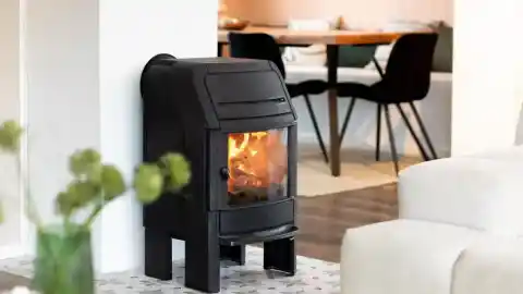 Imagen 1 de Manta, peli y chimenea eléctrica: la mejor alternativa para ganar calidez en casa que no gasta casi nada y no ocupa mucho espacio