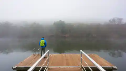 Imagen 1 de La ruta más fascinante para hacer este otoño con toda la familia: 3 kms de pasarelas flotantes y embarcaderos
