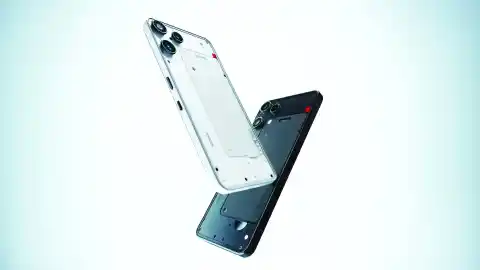 Imagen 1 de Llega el Nothing Phone (3a) Lite: minimalismo para el móvil de diseño transparente más barato