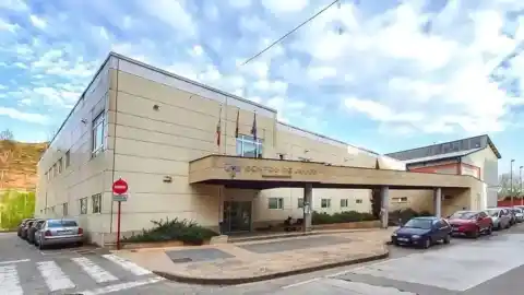 Imagen 1 de Cuatro personas heridas en un accidente en Hormilla al chocar con un jabalí