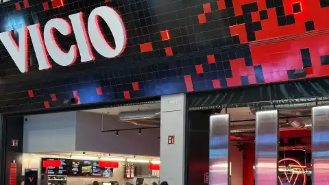 Imagen 1 de Una de las hamburguesas más virales llega a Murcia en el centro comercial más grande de la región