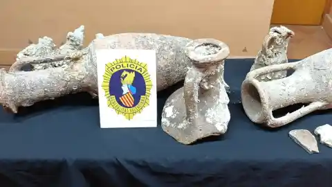 Imagen 1 de Recuperan ánforas romanas y restos arqueológicos de yacimientos subacuáticos en Santa Pola y Elche