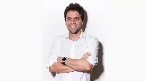 Imagen 1 de Jesús Hijas, experto en inteligencia artificial: "No delegues tu pensamiento a la IA"