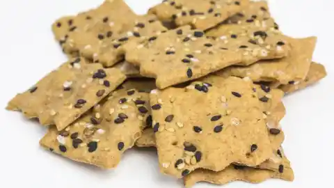 Imagen 1 de Crackers saludables de lentejas: crujientes, saladas, altas en proteína, bajas en calorías y sin gluten