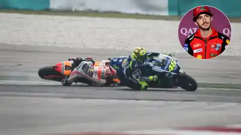 Imagen 1 de Pecco Bagnaia critica con dureza el documental de la patada de Valentino Rossi a Marc Márquez: "No han tenido sensibilidad"
