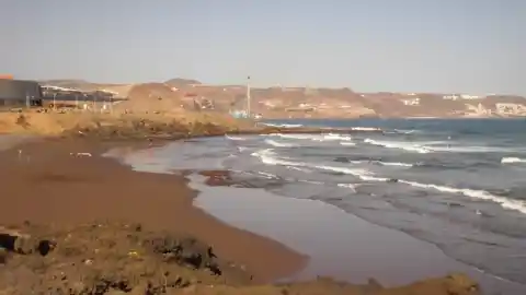 Imagen 1 de Investigan la muerte de un hombre hallado desnudo y ensangrentado en una playa de Gran Canaria