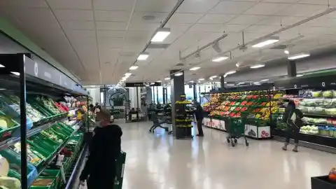 Imagen 1 de La fruta con la que debes extremar el cuidado, según un doctor: "Acumula más pesticidas que ninguna"