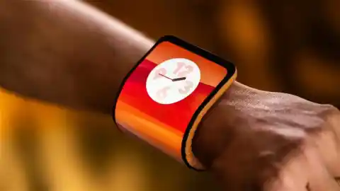 Imagen 1 de El móvil flexible de motorola que se convierte en smartwatch está más cerca de hacerse realidad gracias a nueva patente
