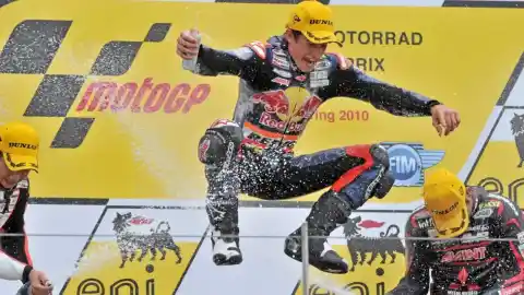 Imagen 1 de ¿Cómo es posible que los pilotos de MotoGP se suban a motos desde niños sin el carnet? El ejemplo de Marc Márquez a los 11 años