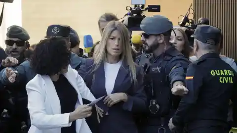 Imagen 1 de Vilaplana, la periodista que comió con Mazón el día de la DANA, llega al juzgado para declarar como testigo