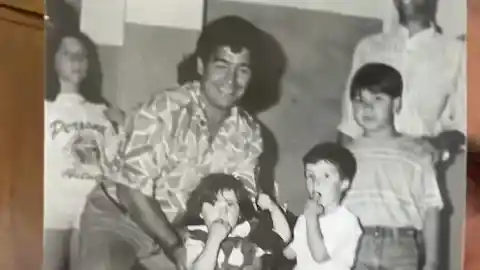 Imagen 1 de Su padre le confiesa antes de morir que tenía una foto con Maradona y moviliza las redes para encontrarla
