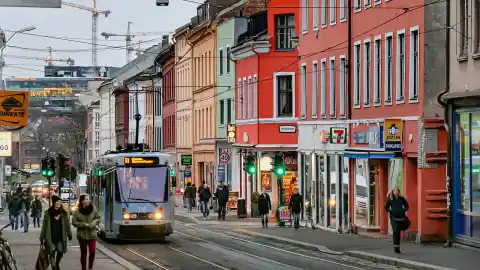 Imagen 1 de Sueldos de hasta 5.500 € y ayudas de vivienda: Noruega y el SEPE buscan españoles para cubrir 11.000 plazas