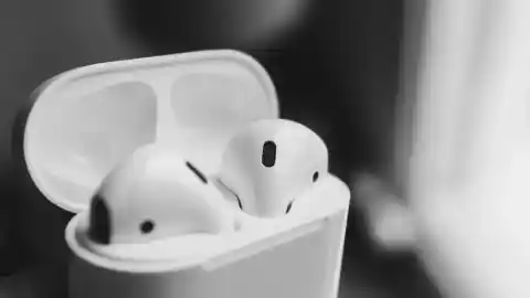 Imagen 1 de El pre Black Friday de PcComponentes deja los AirPods 4 a un precio irresistible