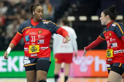 Imagen 1 de Jugadoras de la selección de balonmano denuncian insultos racistas en redes durante el Mundial