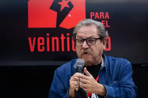 Imagen 1 de Taibo se enroca en la selección de los autores para la colección gratuita: “No faltó incluir más mujeres”