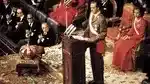 Imagen 1 de 22-N, el día más importante de la historia de España: 21 minutos y 8 ovaciones para Don Juan Carlos, ausente hoy en el 50 aniversario