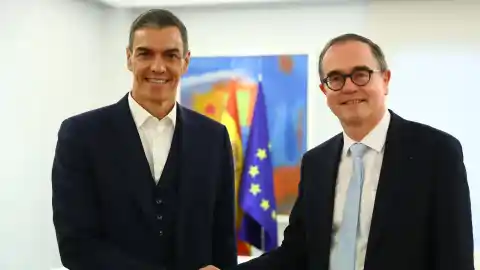Imagen 1 de Pedro Sánchez aborda con el nuevo CEO de Renault el apoyo del Gobierno a la industria del automóvil