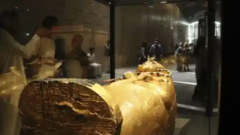 Imagen 1 de Asombro y admiración entre los visitantes en la esperada apertura del Gran Museo Egipcio