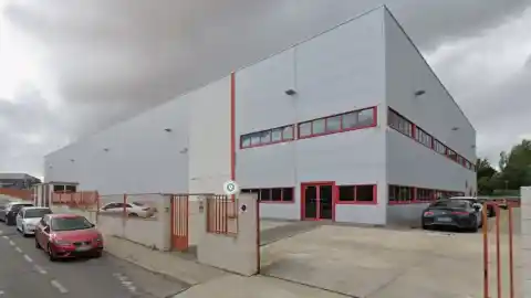 Imagen 1 de Muere un trabajador de 40 años al caer desde el tejado de una nave de ocho metros